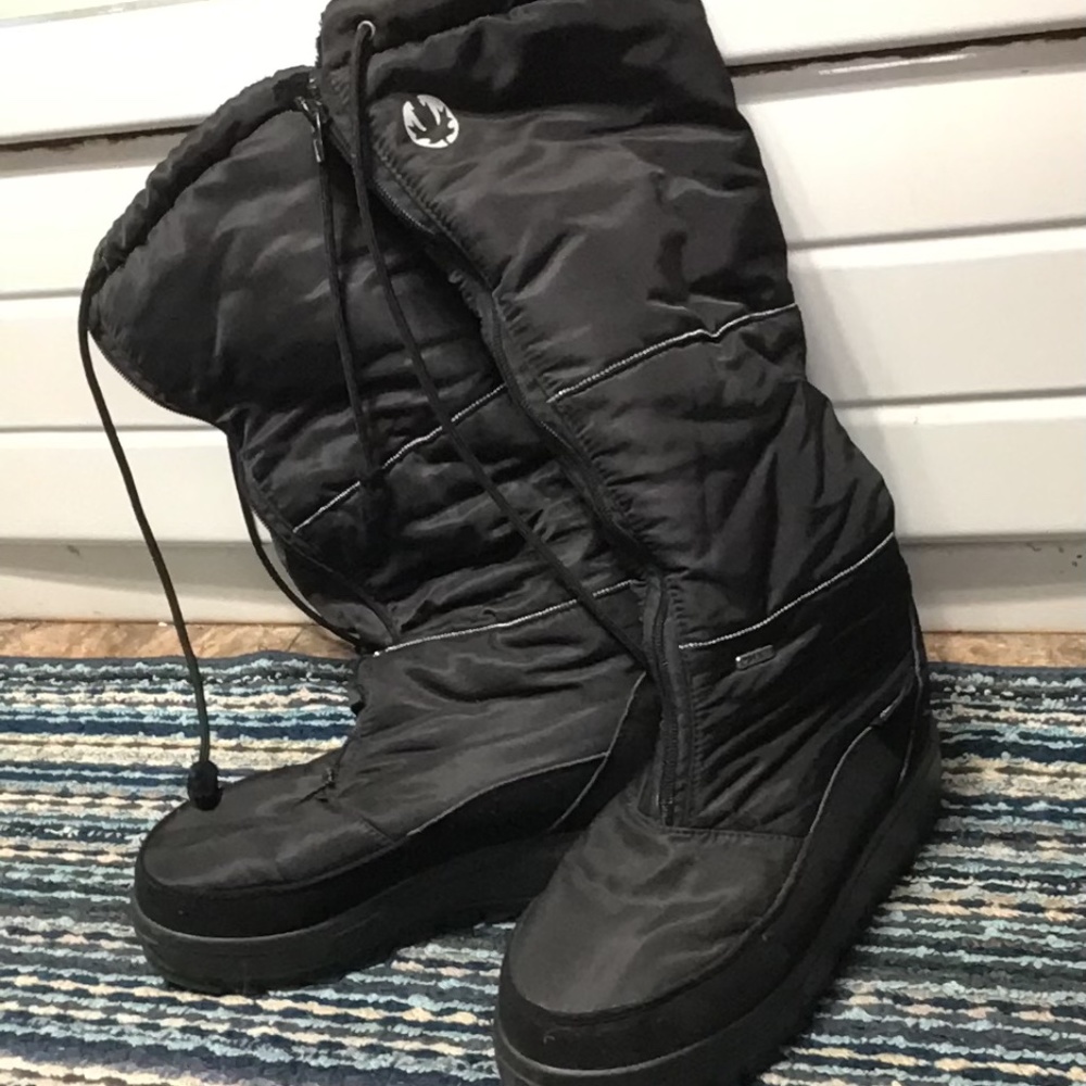 Pajar zip up winter boots size 41